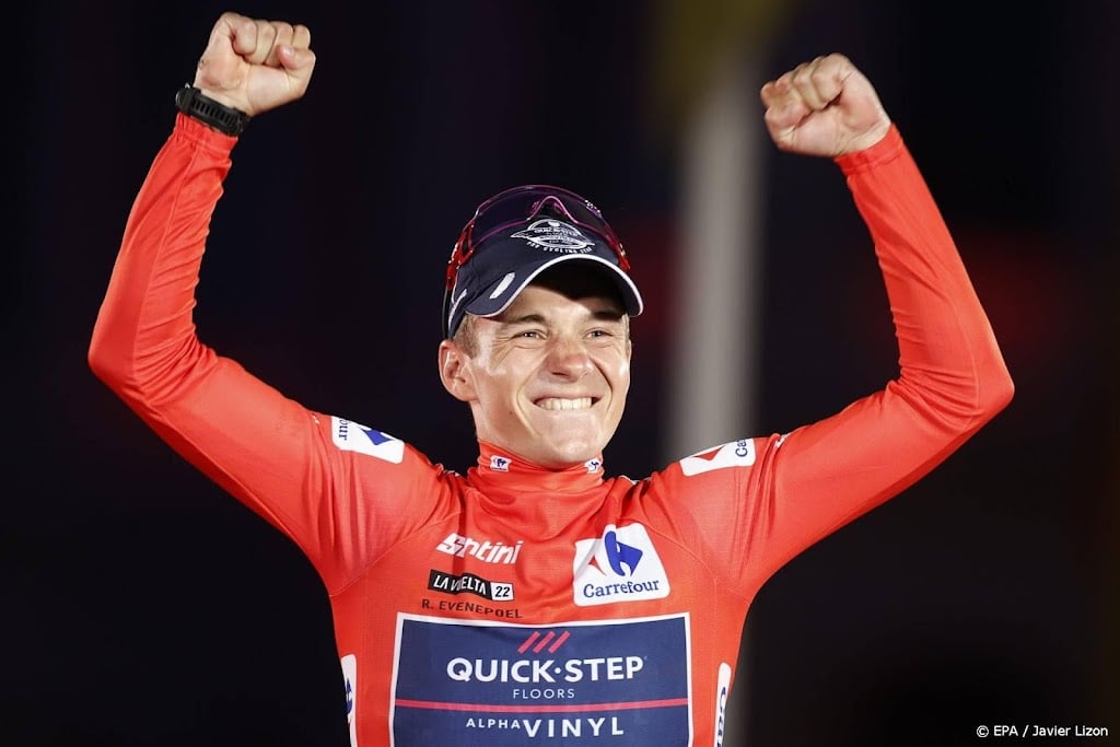 Evenepoel wint Ronde van Verenigde Arabische Emiraten