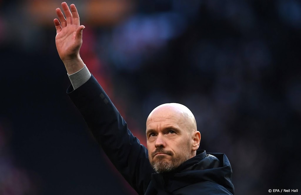 Ten Hag pakt met League Cup eerste prijs bij Manchester United