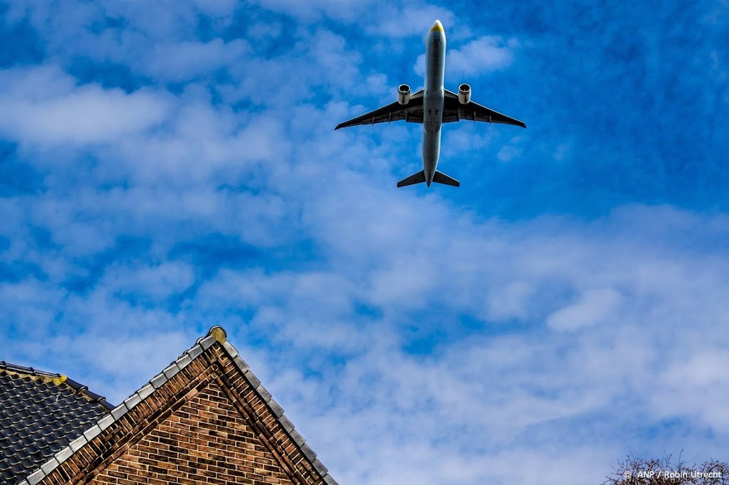 Milieuorganisaties: 150.000 nieuwe huizen te dicht bij Schiphol