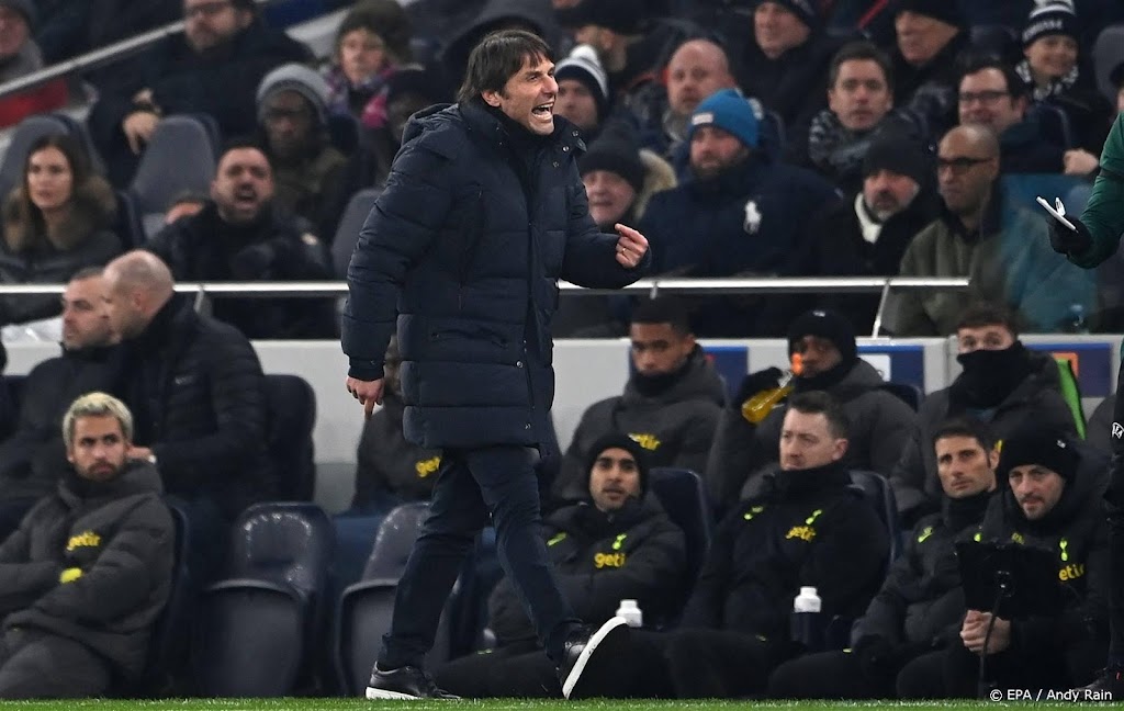 Tottenham Hotspur ontslaat trainer Conte