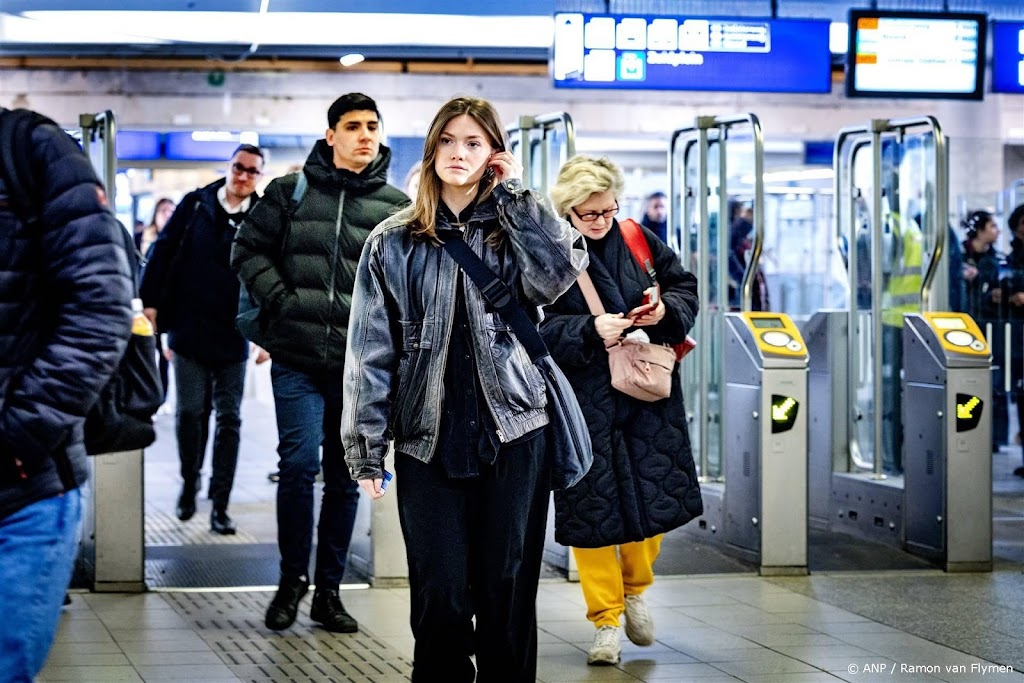 Treinverkeer Amsterdam-Zuid rijdt weer normaal na plofkraak