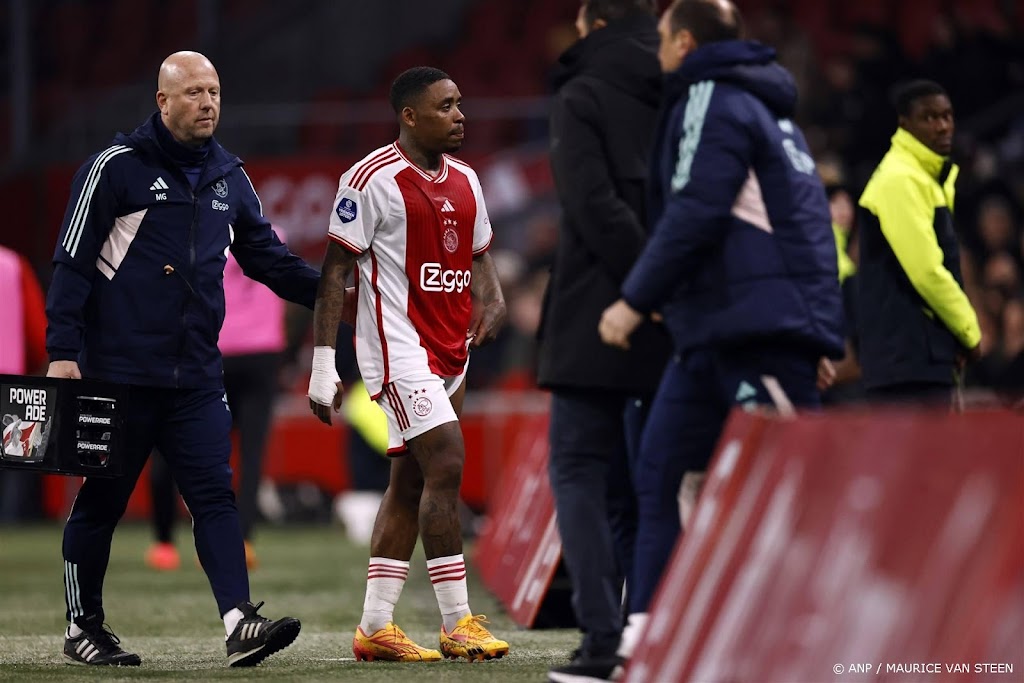 KNVB schorst Ajacied Bergwijn na rode kaart één wedstrijd