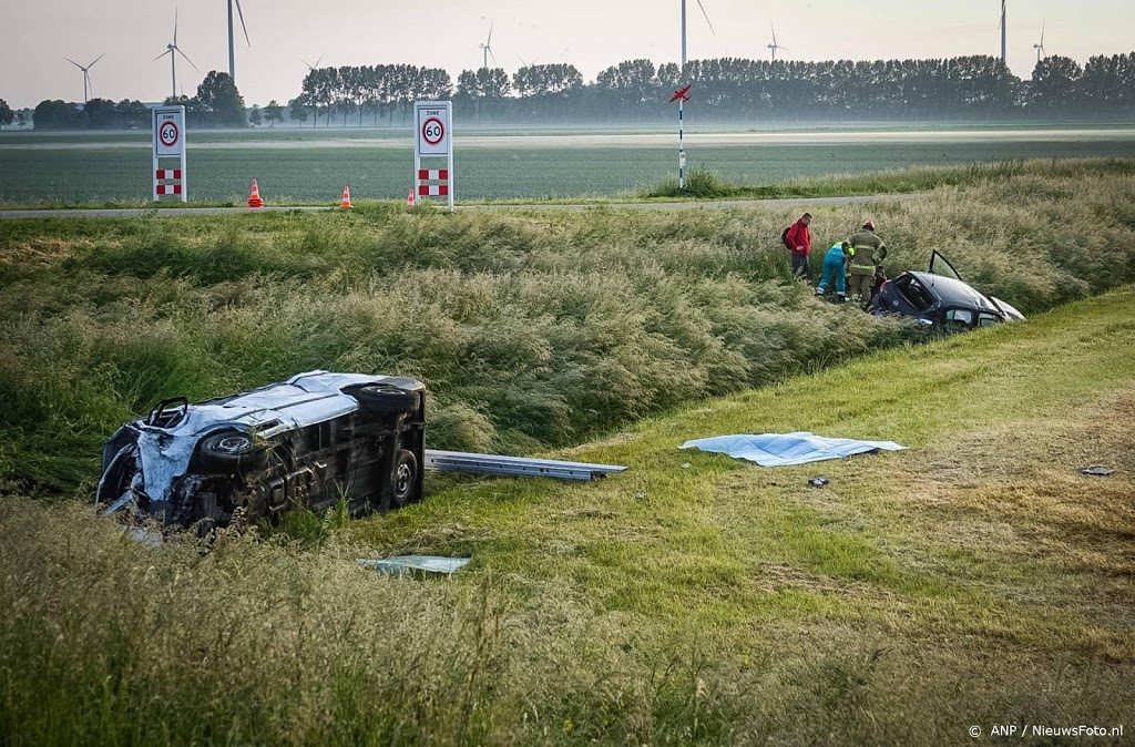Roemeense arbeidsmigranten komen om bij zware botsing Medemblik