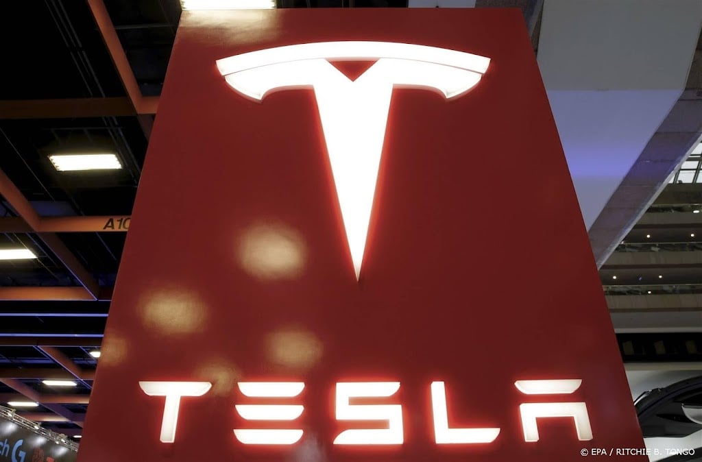 Privacywaakhond bekijkt mogelijk datalek bij Tesla