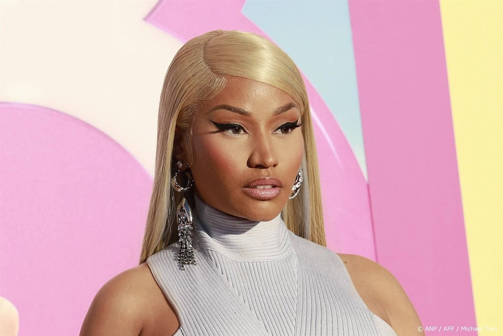 Nicki Minaj uit felle kritiek op haar arrestatie op Schiphol