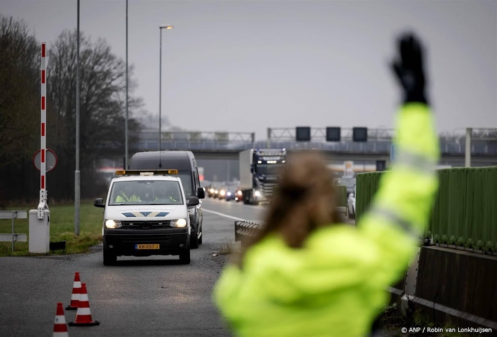 Defensievakbond: 840 grensovergangen bewaken is onrealistisch