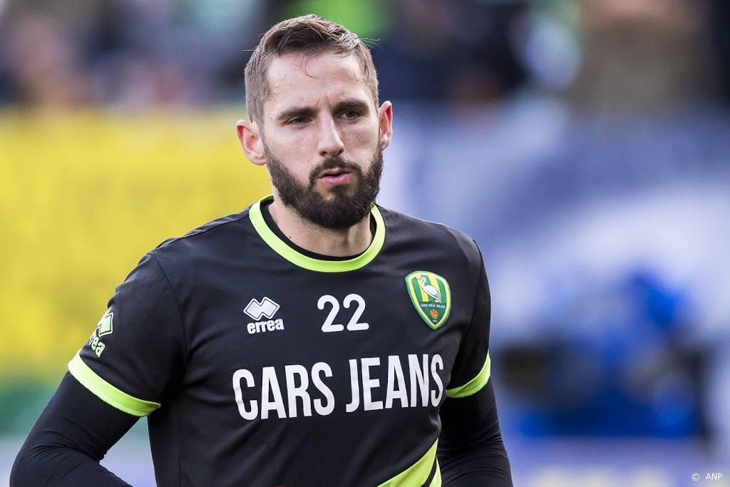 Doelman Zwinkels gaat zestiende seizoen in bij ADO Den Haag