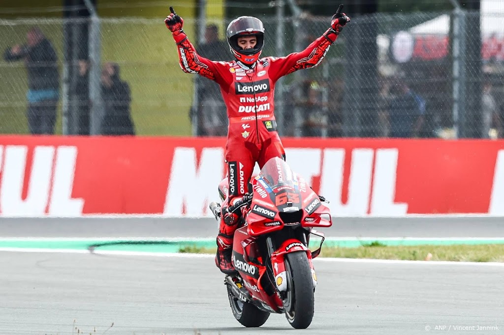 Imposante TT-zege Italiaan Bagnaia in MotoGP