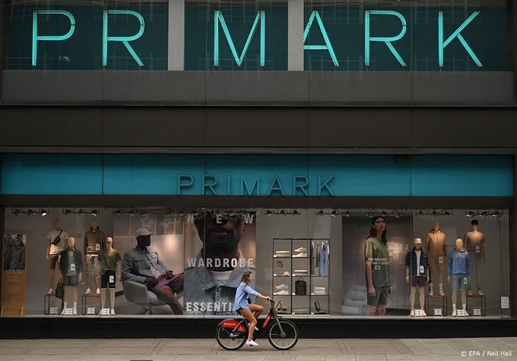 Primark groeit door verkoop zomercollecties en uitbreiding