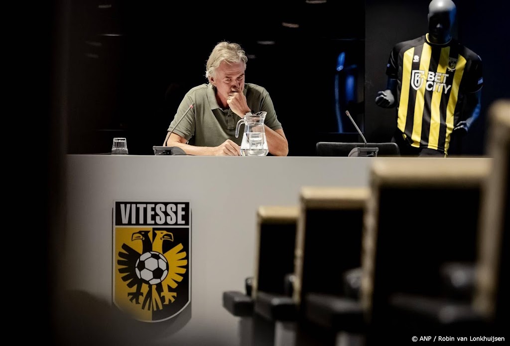 Vitesse wil niet verder snijden in spelers- en personeelsbestand
