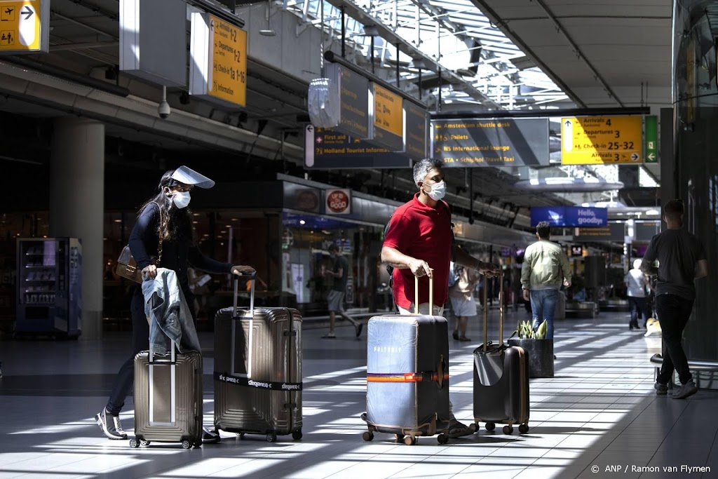 Nederland versoepelt reisadviezen, terugkeer wordt wel strenger