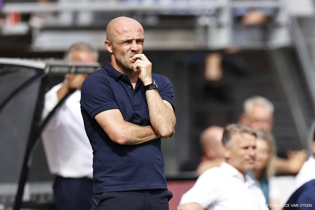 Ajax laat zich niet afleiden door slechte start van FC Utrecht