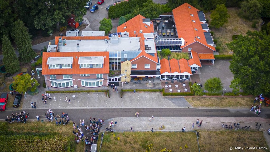 Eigenaar 'asielhotel' ziet af van verkoop, COA stapt naar rechter