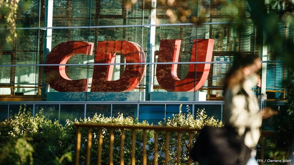 'Duitse regeringspartij CDU stelt verkiezing partijleider uit'