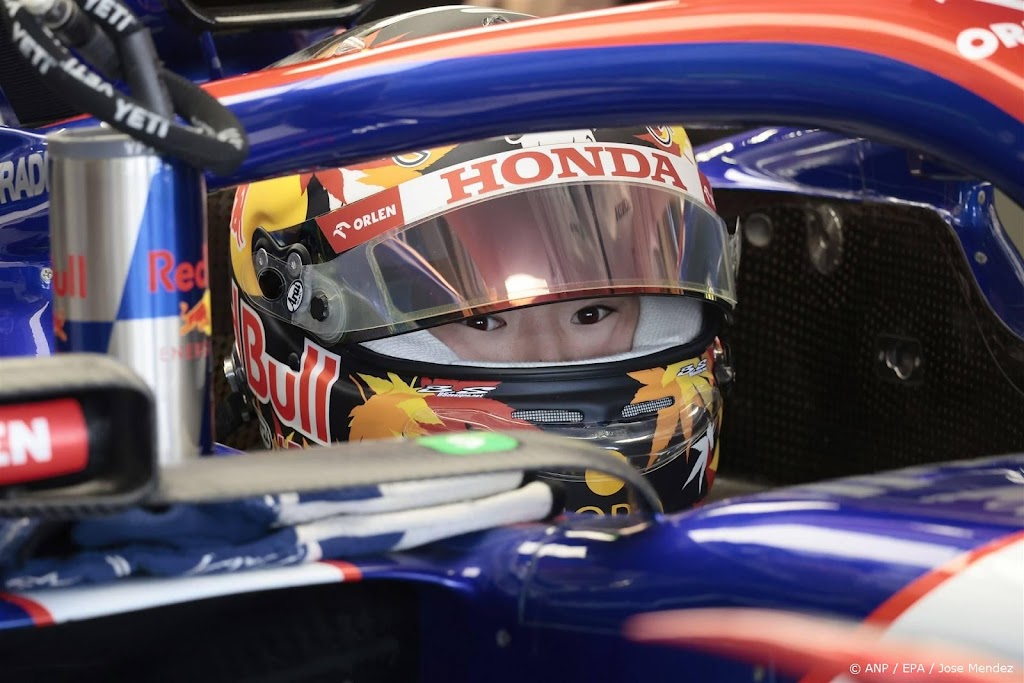 Tsunoda test aan het einde van het seizoen in de Red Bull