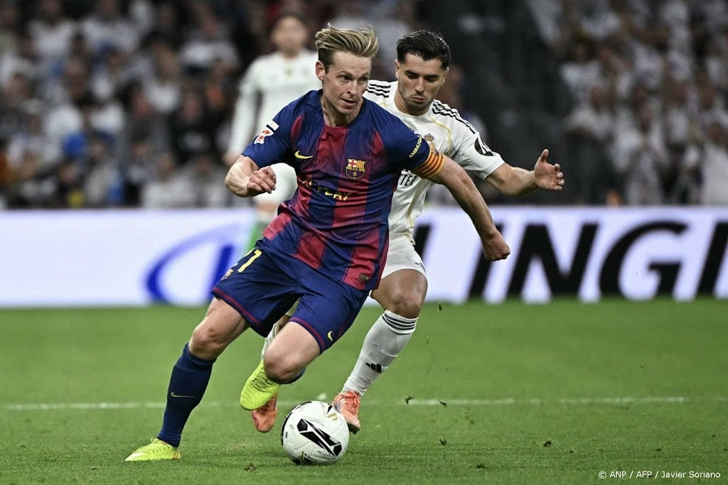 Real Madrid verstevigt koppositie met zege op Barcelona