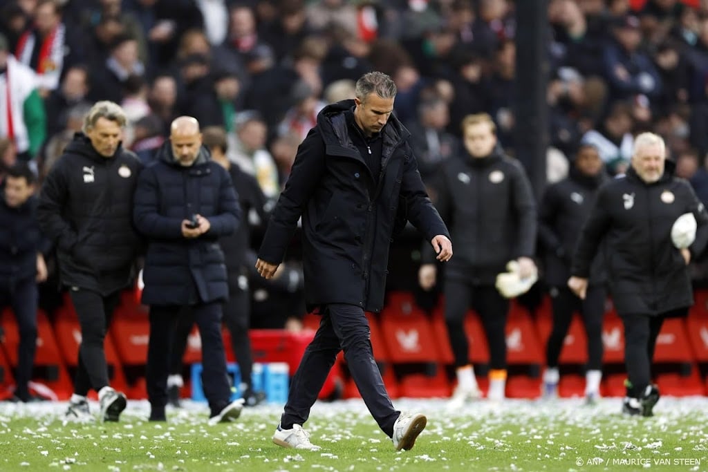 Van Persie na eerste nederlaag Feyenoord: hiervan gaan we leren