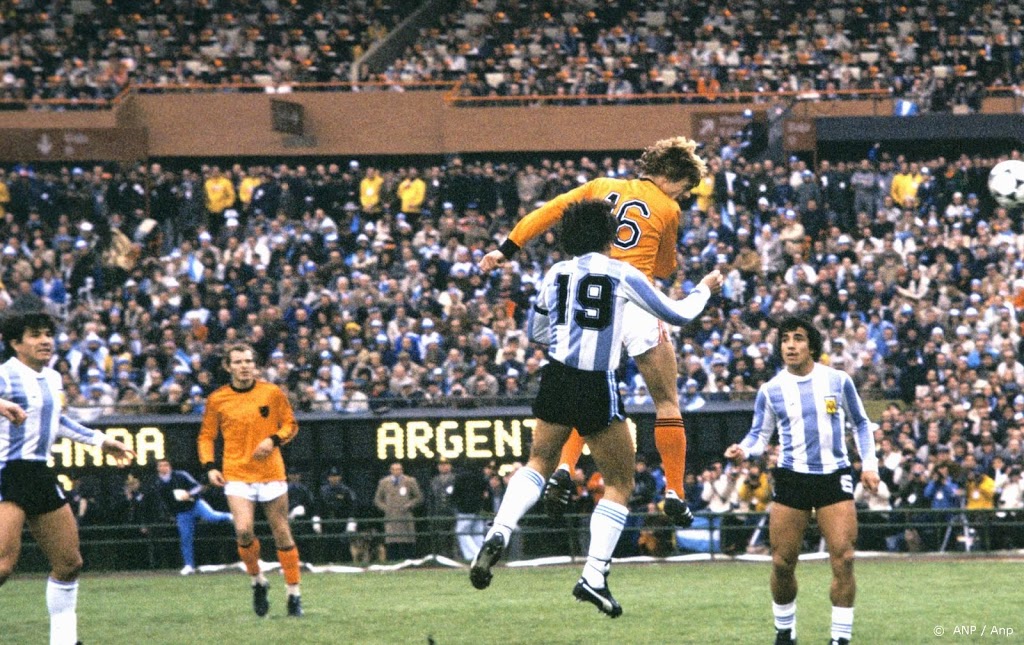 Oud-international Rep raakte shirt van Maradona kwijt