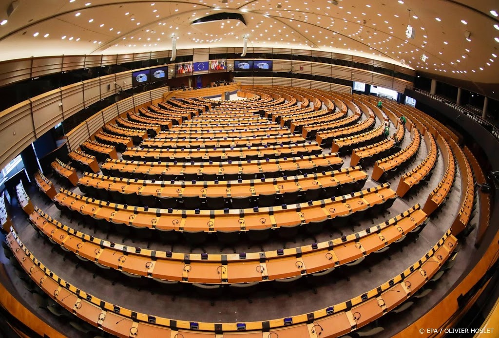 Europees Parlement: laat ook 16-jarige en vanuit huis stemmen