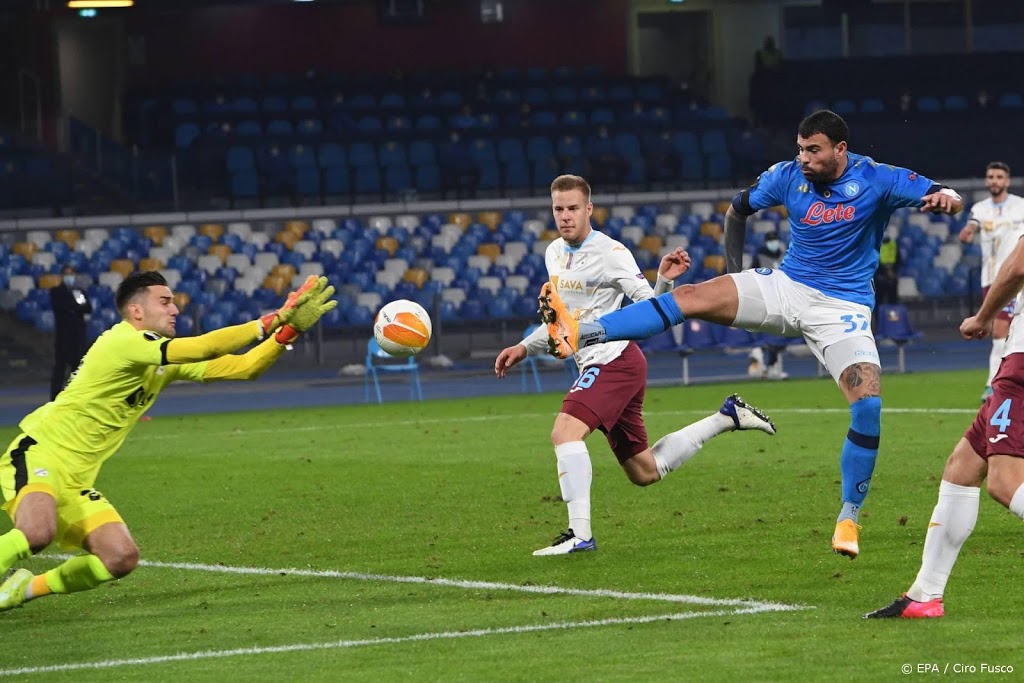 Napoli alleen koploper in groep van AZ