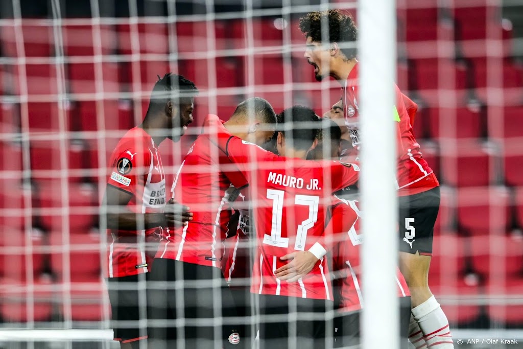 PSV klopt Sturm Graz en blijft in race voor vervolg Europa League