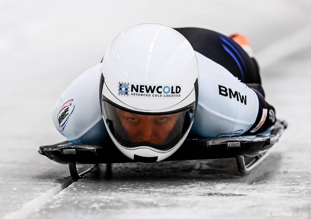 Skeletonster Bos pakt olympisch ticket met tweede plek