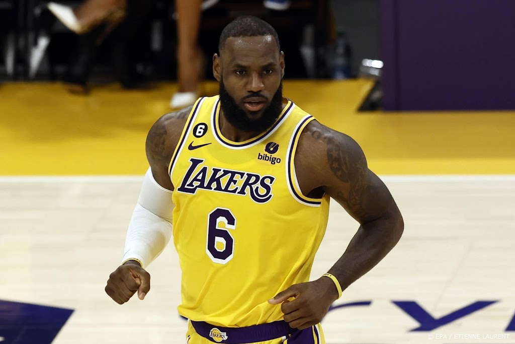 Lakers luisteren rentree James op met eerste uitzege van seizoen