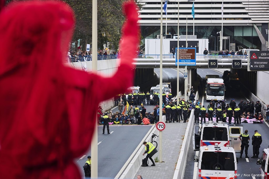 Blokkade A12: 150 demonstranten Extinction Rebellion aangehouden