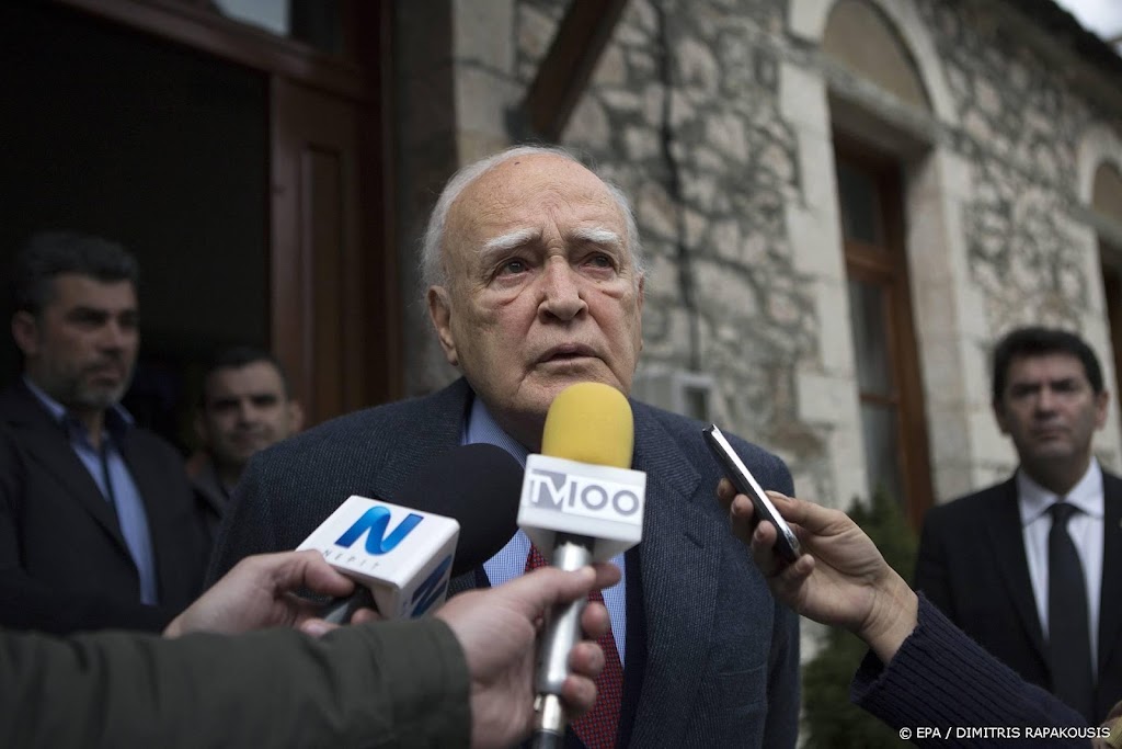 Griekse oud-president Papoulias (92) overleden