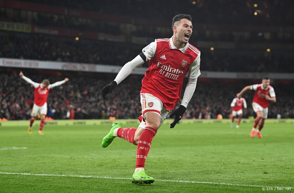 Arsenal in sterke tweede helft langs West Ham