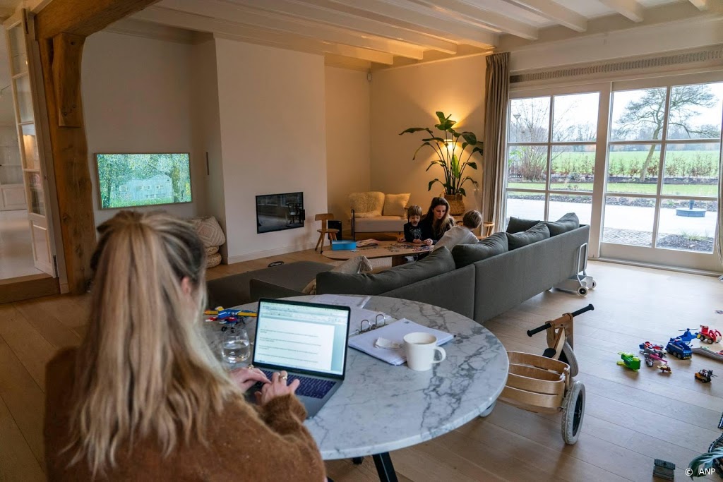 'Thuiswerkers verwachten niet terug te keren naar kantoor'