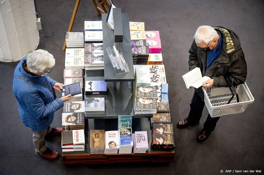 Ruim 43 miljoen boeken verkocht; online in lift, krimp bij papier