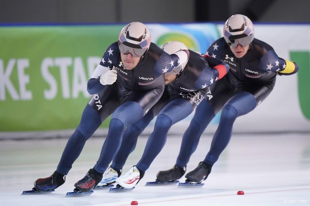 Schaatsers vierde op ploegachtervolging, wereldrecord VS