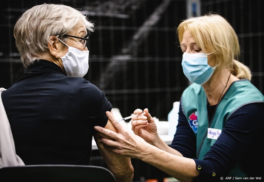 'Meerderheid bevolking heeft laag vertrouwen in vaccinatiebeleid'