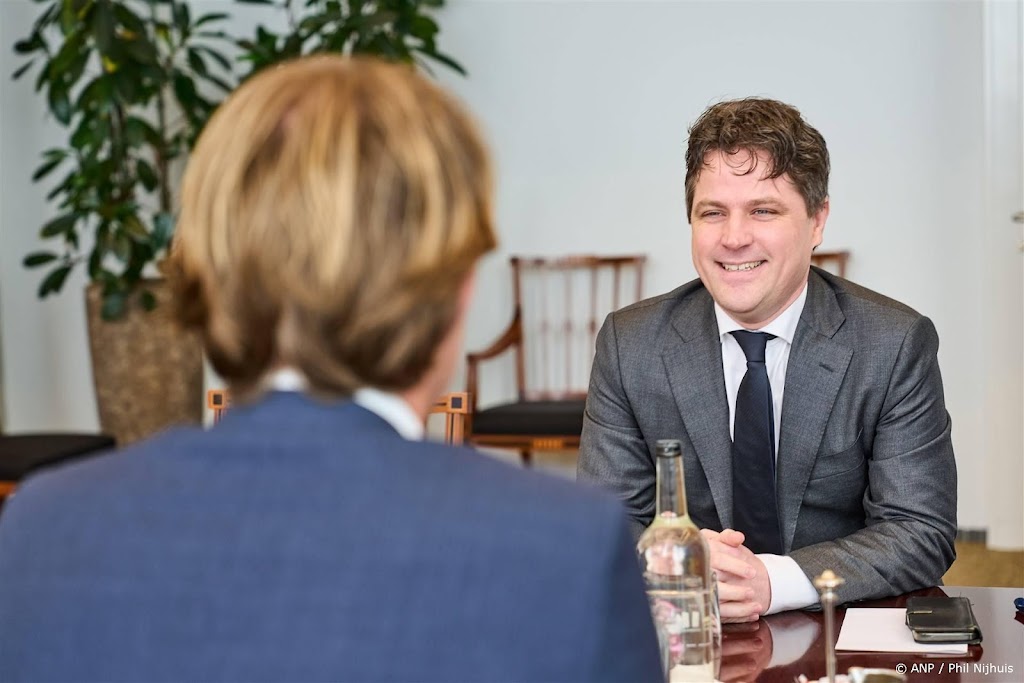 Overweeg eerst alle meerderheidscoalities, adviseert Bontenbal