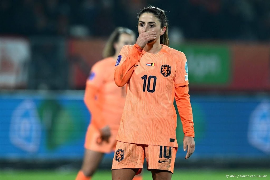 Ook Van de Donk nadrukkelijk vraagteken voor cruciaal duel Oranje