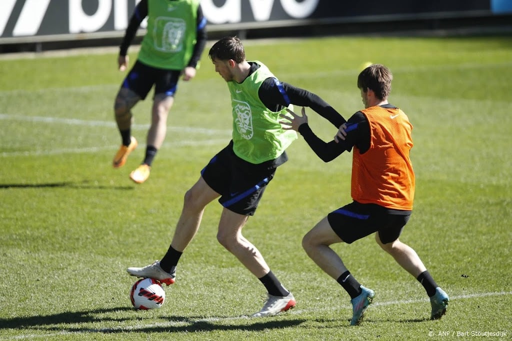 Oranje start voorbereiding op Duitsland met invallers en reserves