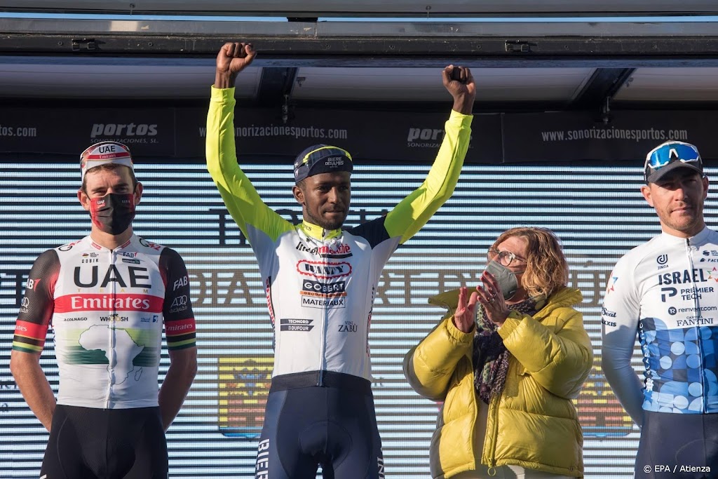 Eritrese wielrenner Girmay verrast met winst in Gent-Wevelgem