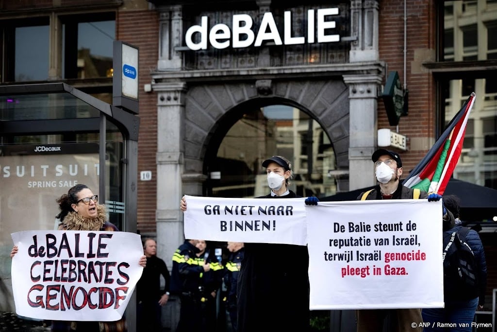 Protest bij De Balie tegen vertoning Israëlische films