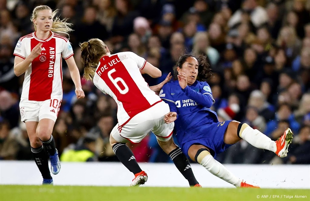 Ajax-vrouwen verrichten geen wonder bij Chelsea en liggen uit CL