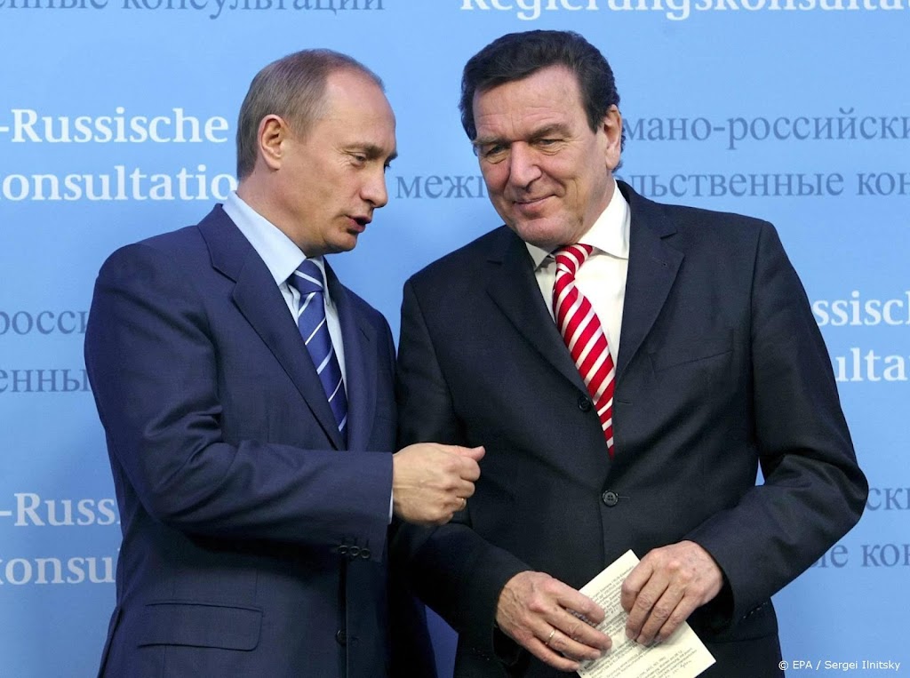 Pro-Russische Duitse ex-kanselier Schröder verder in het nauw