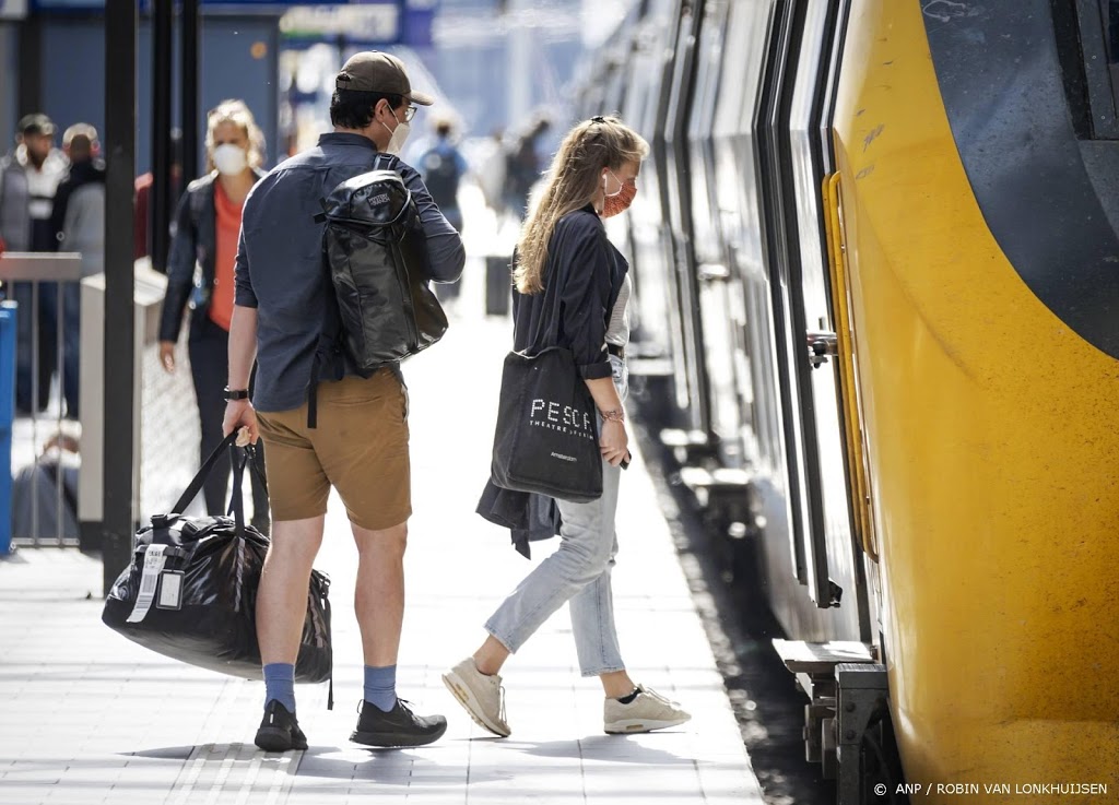 Meer mensen nemen de trein, NS wil weer rijden met 98 procent