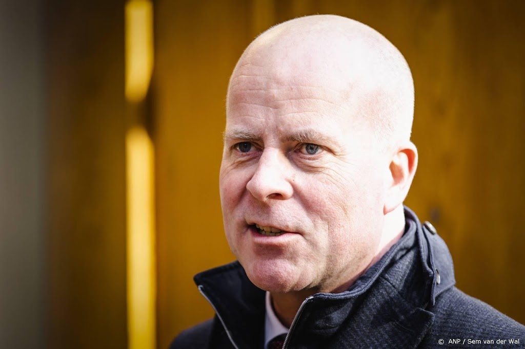 Knops klaagt NRC en De Limburger aan om berichten grondaankoop