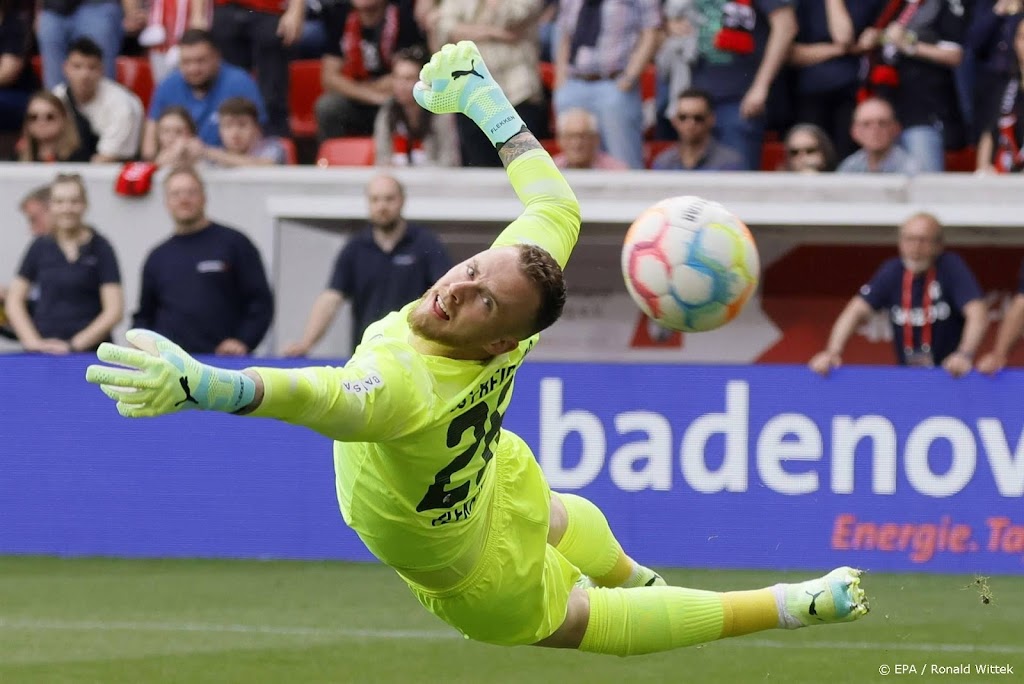 Sportdirecteur Freiburg bevestigt vertrek doelman Flekken