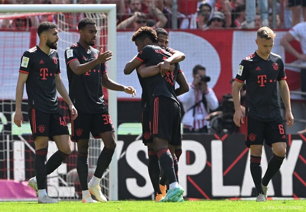 Dortmund moet titel na gelijkspel tegen Mainz aan Bayern laten