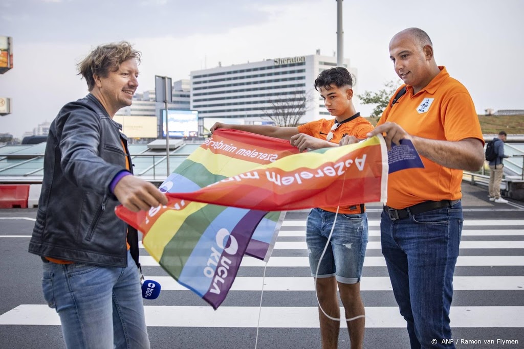 UEFA: regenboogvlaggen bij EK wel welkom in stadions