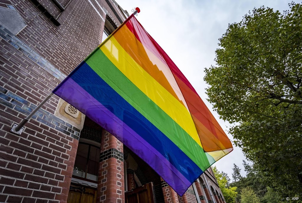 COC: afpakken regenboogvlaggen niet accepteren