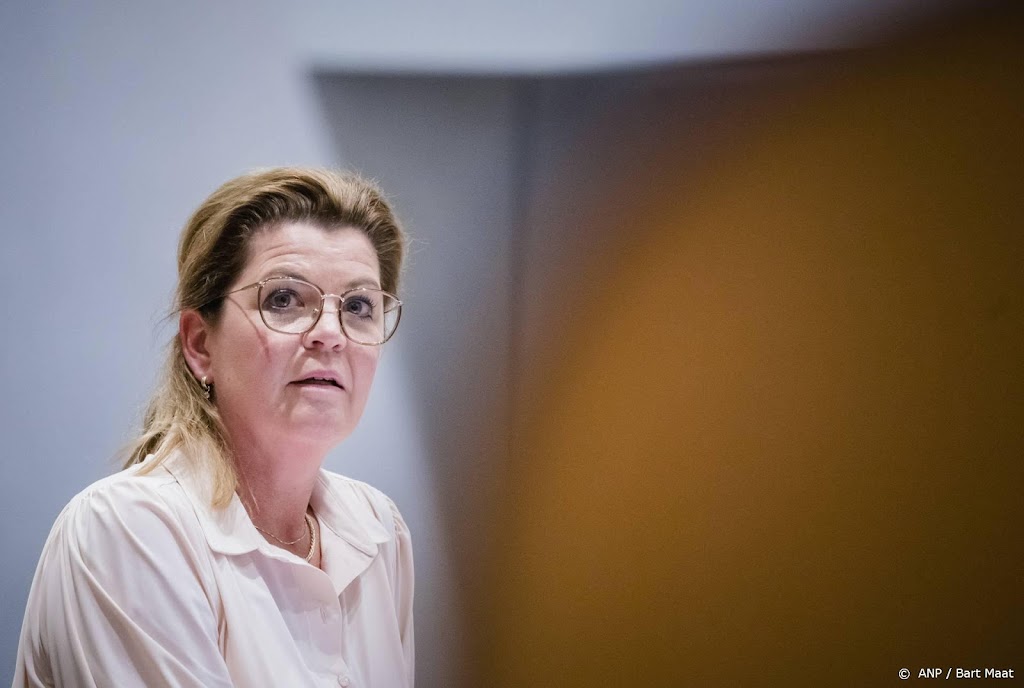 Boeren protesteren weer bij woonhuis minister Van der Wal