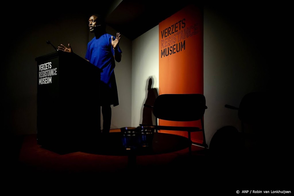 Akwasi bij Anton de Kom-lezing: gevolgen slavernij zijn groots