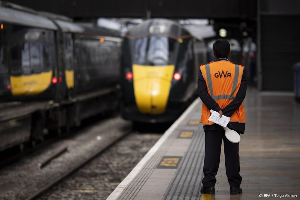 Brits treinverkeer ontregeld door grote spoorstaking